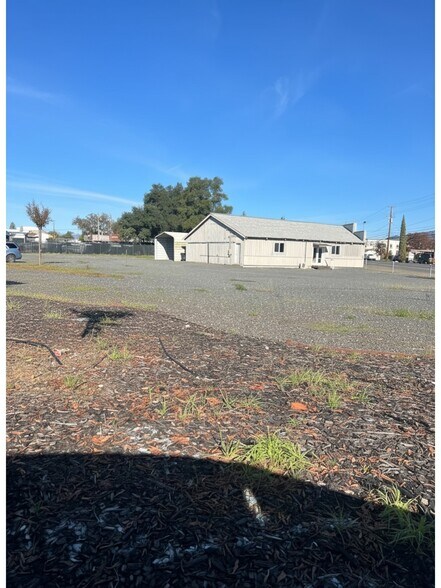 More Photos Of 3000 N State St, Ukiah General Retail For Lease