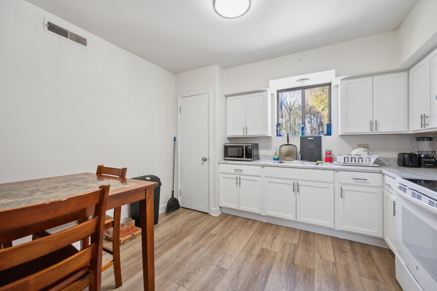 More Photos Of 700 Rupp Ave, Mechanicsburg Apartments For Sale