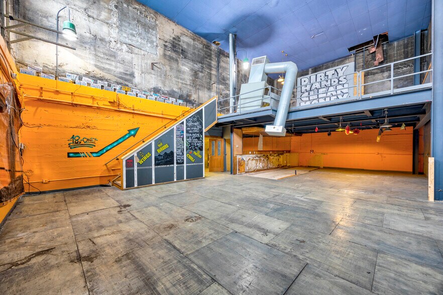 More Photos Of 206 N Benton St, Kennewick Warehouse For Lease