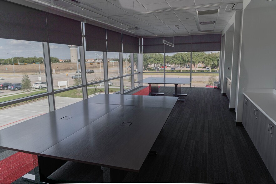 More Photos Of 5920 Windhaven Pky, Plano Office For Lease