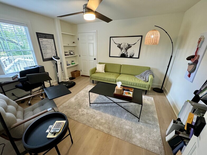 More Photos Of 41 Woodstock Rd, Roswell Office For Lease