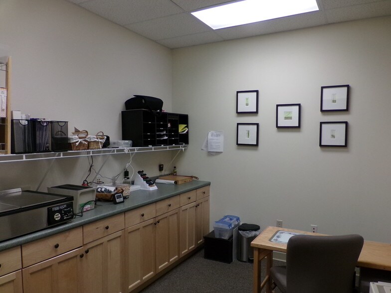 More Photos Of 171 Daniel Webster Hwy, Belmont Storefront Retail Office For Lease