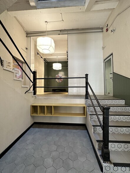 More Photos Of 650 W Lake St, Chicago Loft Creative Space For Lease