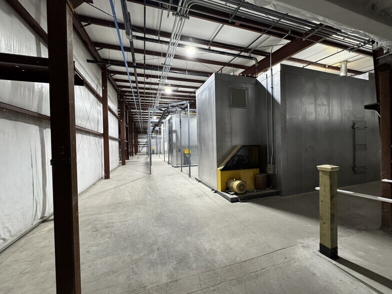 More Photos Of 1604 Regan Rd, Rock Falls Warehouse For Sale