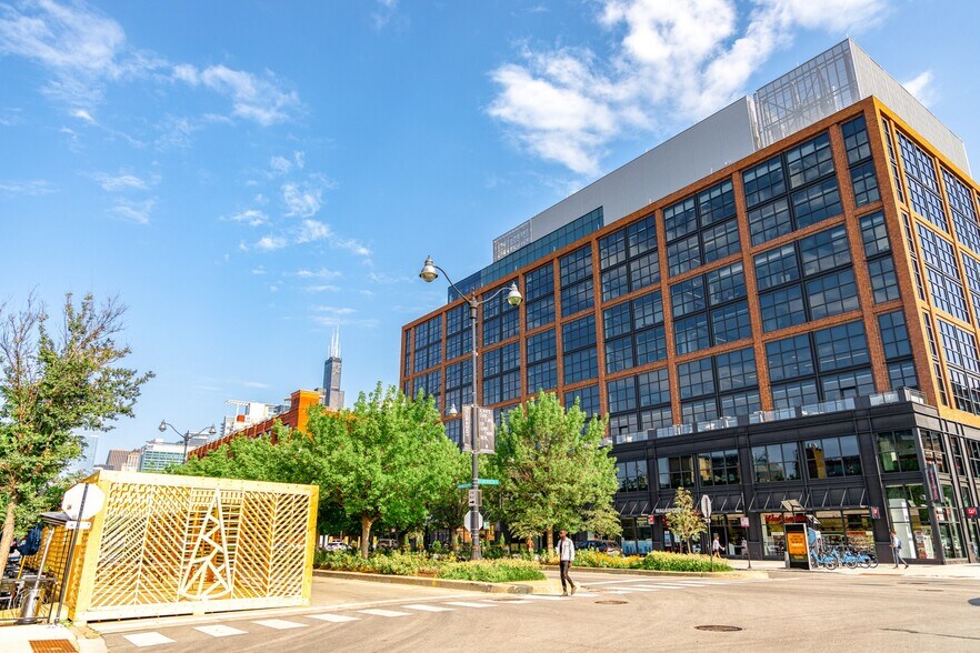 More Photos Of 1123 W Randolph St, Chicago Apartments For Lease