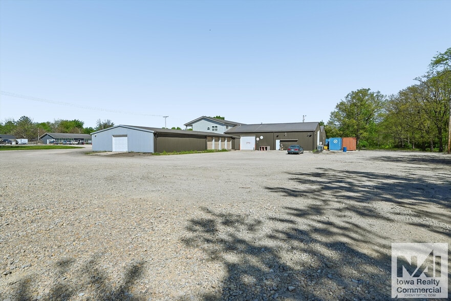 More Photos Of 520 Franklin St, Center Point Industrial For Sale