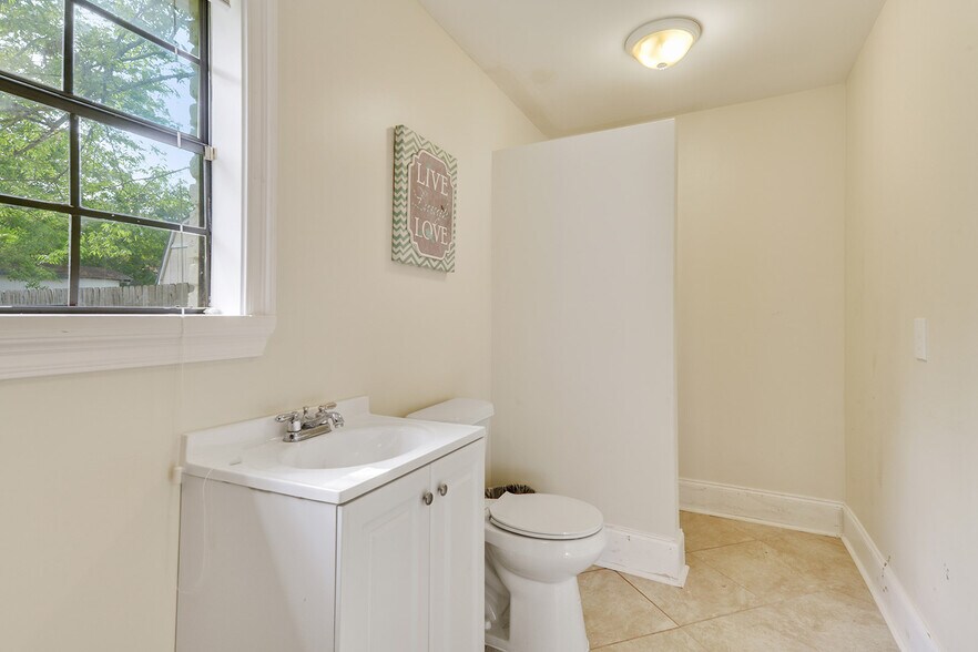 More Photos Of 7450 Antioch Rd, Baton Rouge Office For Sale