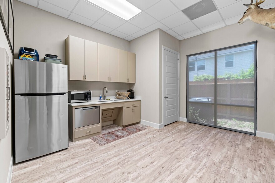 More Photos Of 28809 Hardin Store Rd, Magnolia Office For Sale