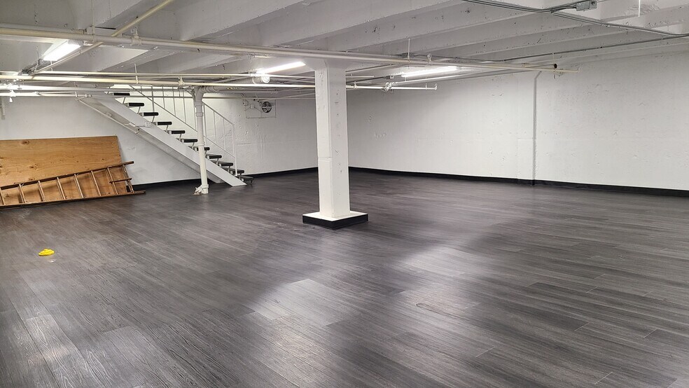 More Photos Of 969 N Hill St, Los Angeles Storefront For Lease