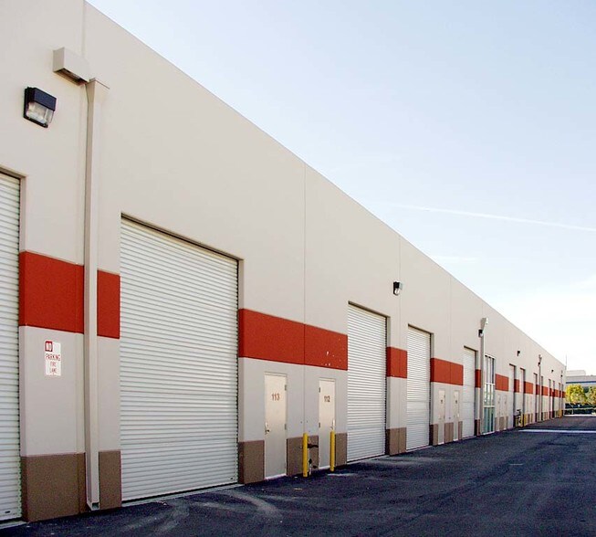 More Photos Of 12711 Ramona Blvd, Baldwin Park Warehouse For Lease