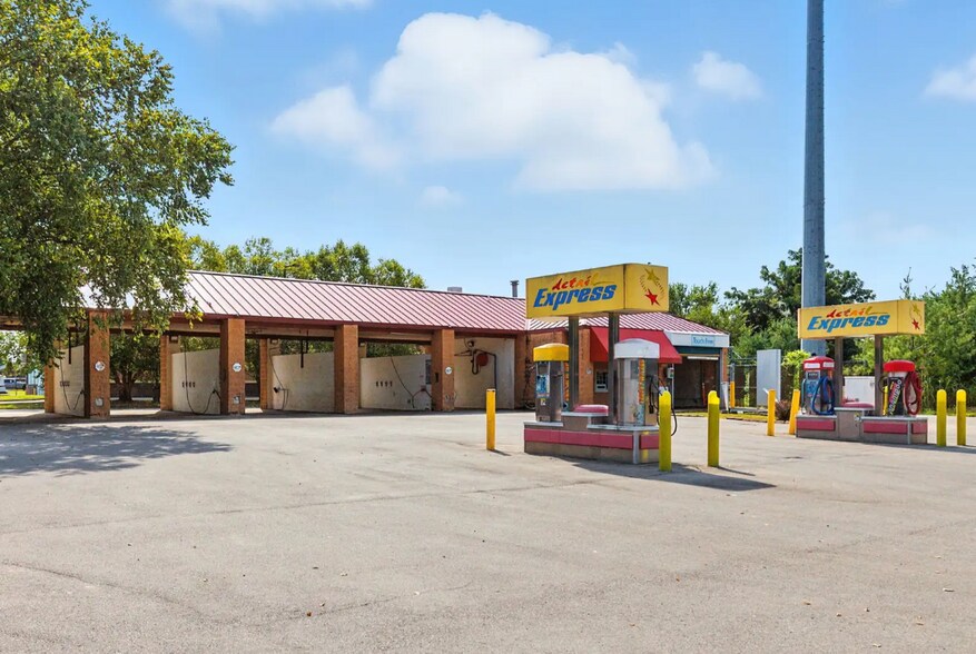 More Photos Of 6500 Greenwood Dr, Louisville Carwash For Sale
