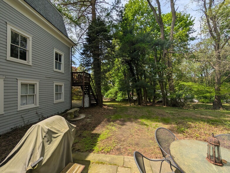 More Photos Of 47 Hollow Tree Ridge Rd, Darien Apartments For Sale