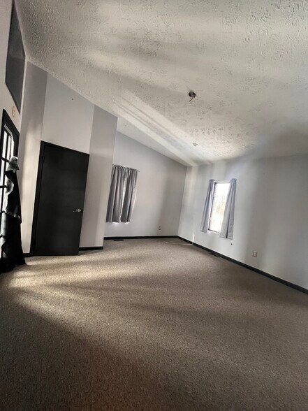 More Photos Of 8315 Belair Rd, Nottingham Office For Lease