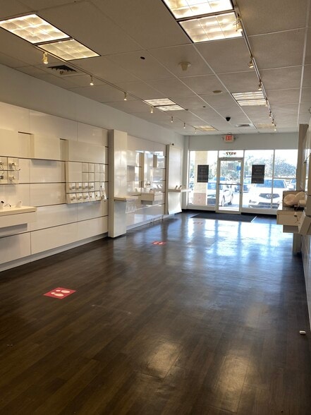 More Photos Of 9525-9655 Doral Blvd, Miami Unknown For Lease