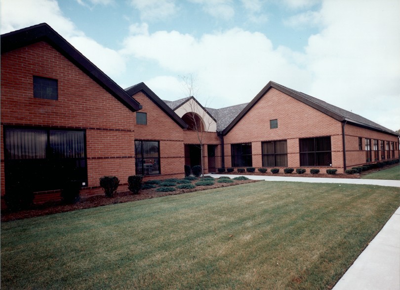 Primary Photo Of 35050-35054 23 Mile Rd, New Baltimore Medical For Lease