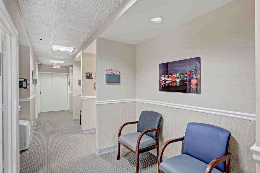 More Photos Of 3537 Forest Hill Blvd, West Palm Beach Medical For Lease