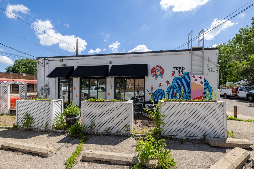 More Photos Of 2201-2205 44th Ave N, Minneapolis Restaurant For Sale