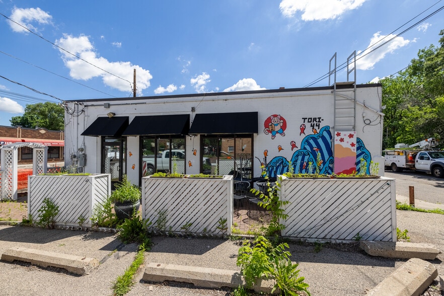 More Photos Of 2201-2205 44th Ave N, Minneapolis Restaurant For Sale