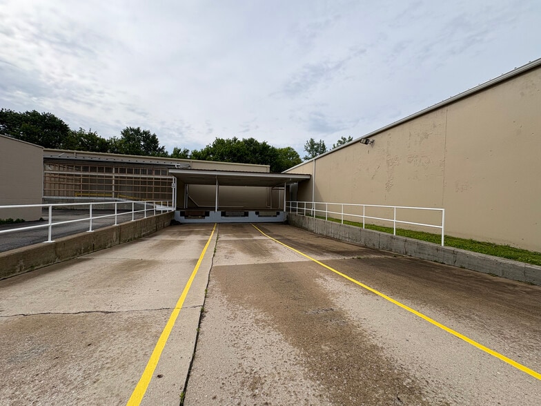 More Photos Of 1285 N Indianapolis Rd, Columbus Industrial For Sale