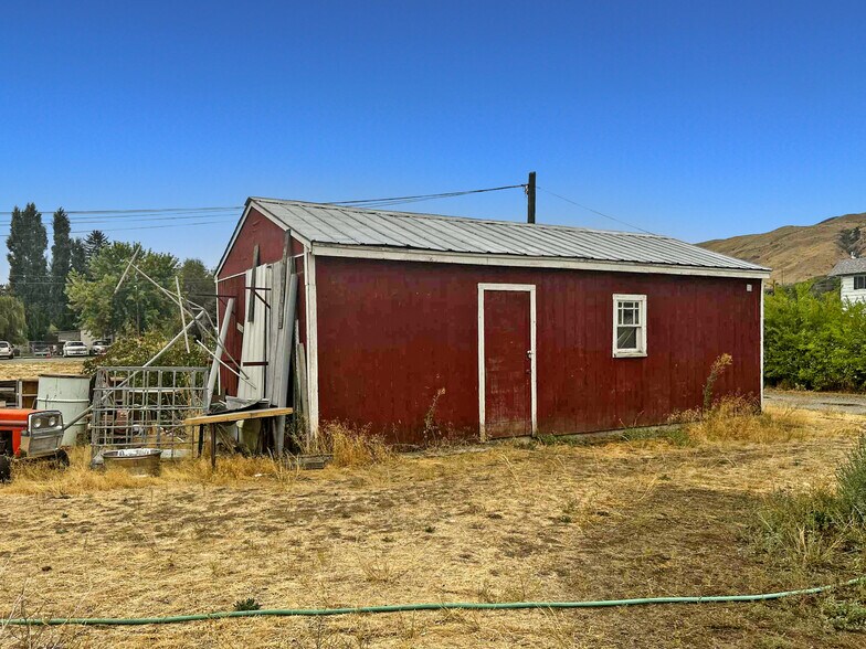 More Photos Of 616 Columbia Ave, Bridgeport Multifamily For Sale