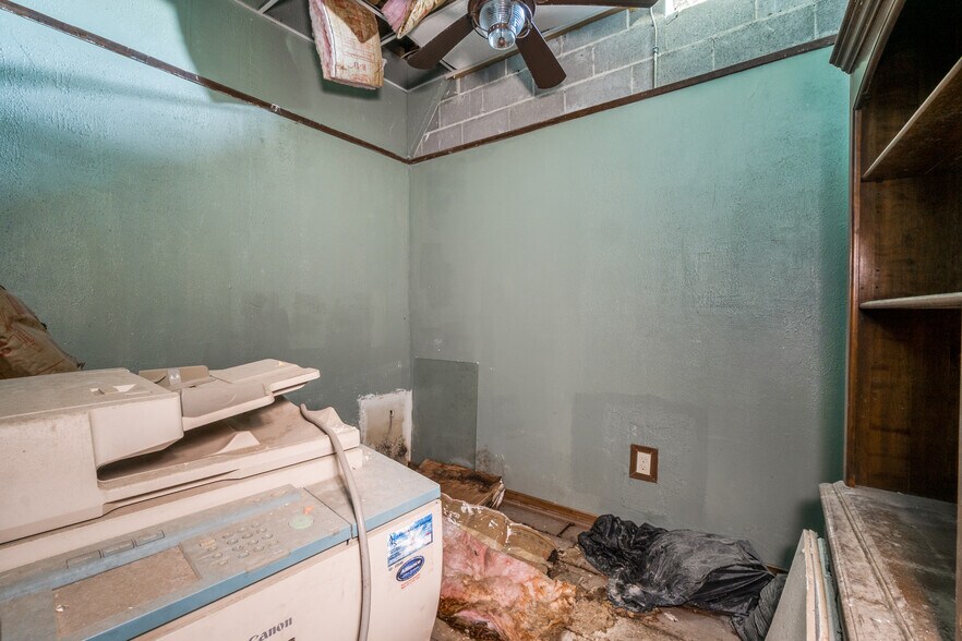 More Photos Of 1420 Martin Luther King Jr Blvd, Dallas Medical For Sale