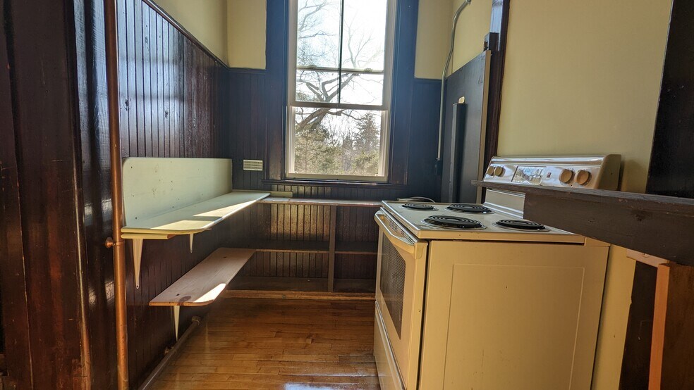 More Photos Of 28 School St, Branford Loft Creative Space For Lease