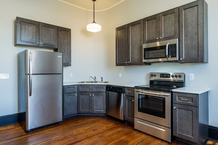 More Photos Of 201 Chatham St, Sanford Office Residential For Sale