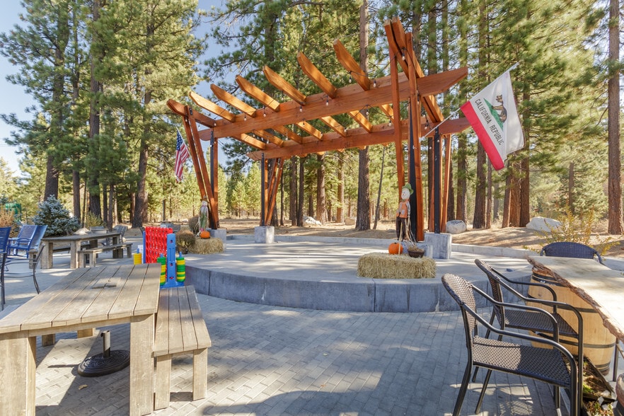 More Photos Of 2014-2062 Lake Tahoe Blvd, South Lake Tahoe Restaurant For Sale