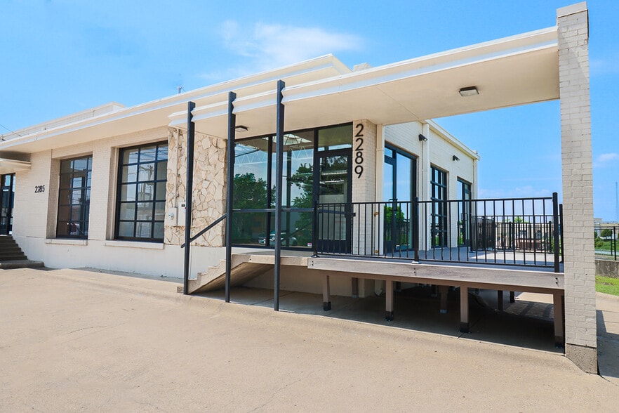 More Photos Of 2285 & 2289 Vantage St, Dallas Light Manufacturing For Lease