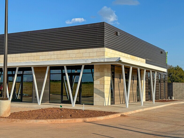 More Photos Of 6767 Southwest Pky, Wichita Falls Medical For Lease