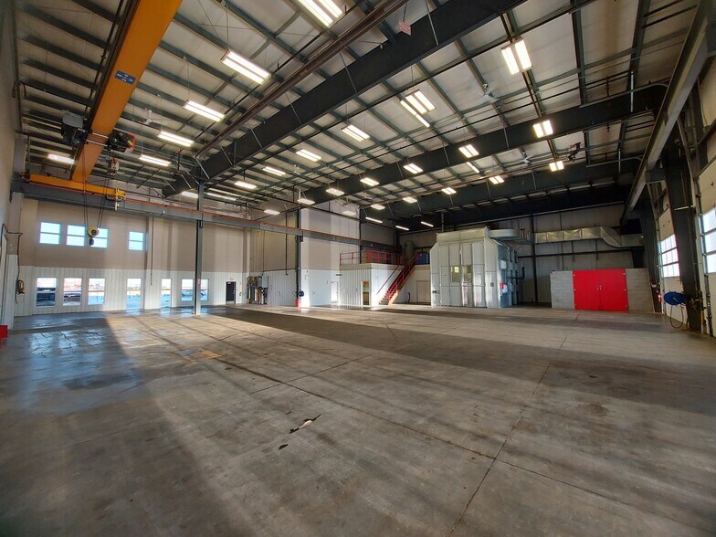 More Photos Of 106 Queensland Cres Bay #150, Red Deer County Light Distribution For Lease