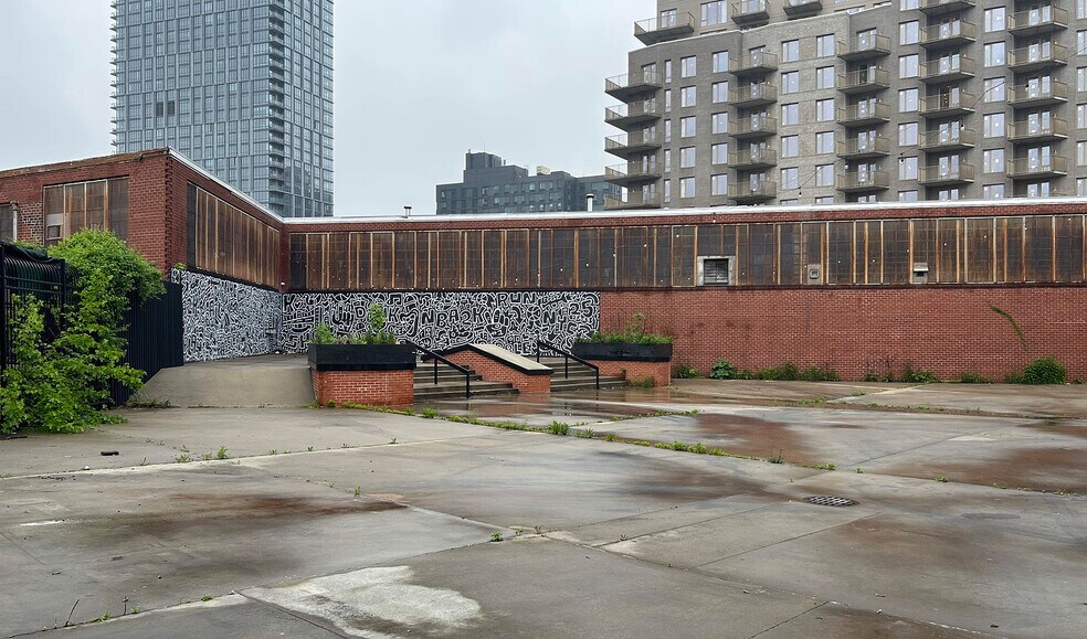 More Photos Of 25 Franklin St, Brooklyn Light Manufacturing For Lease