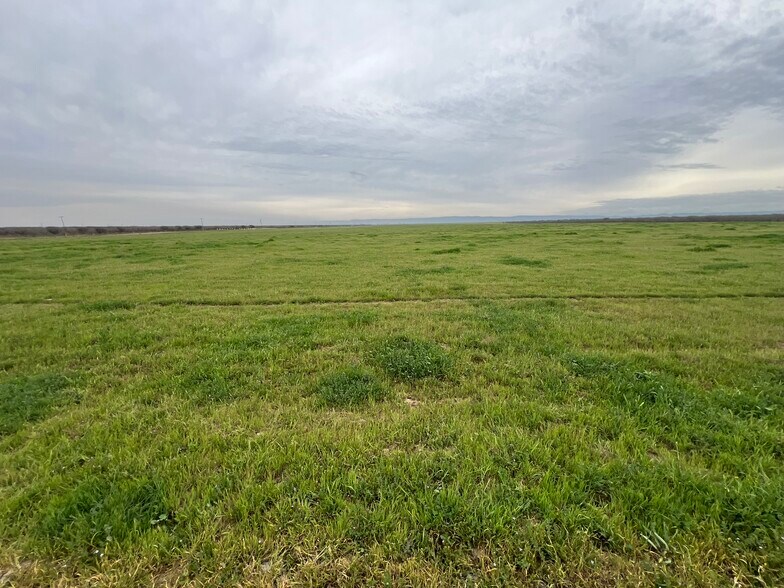 More Photos Of 12678 CA-33 hwy, Lost Hills Land For Sale