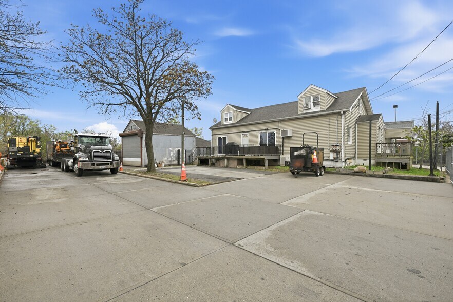 More Photos Of 433 Atlantic Ave, Oceanside Apartments For Sale