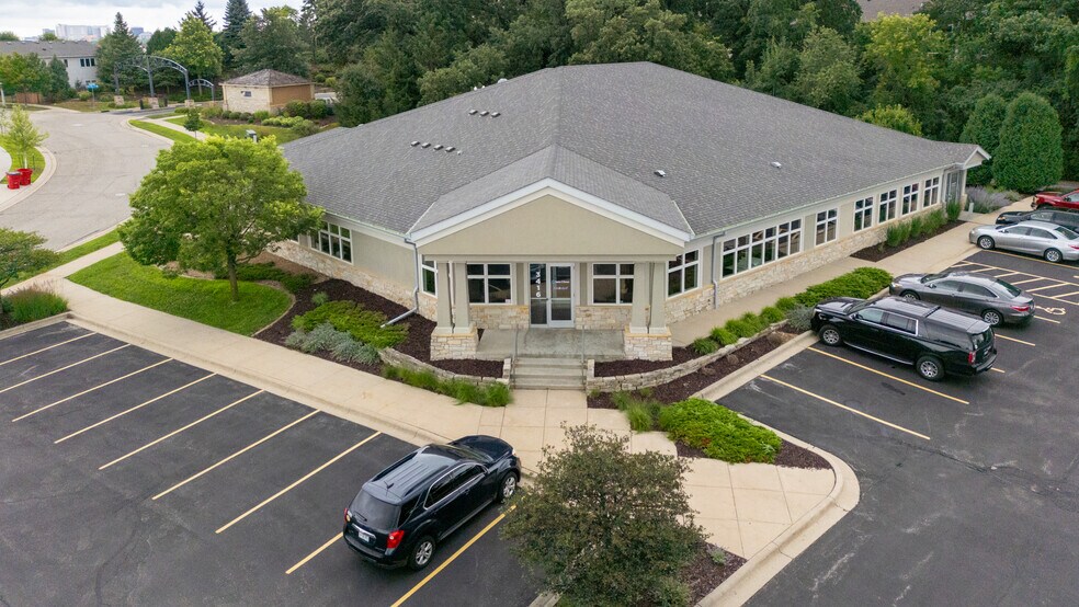 More Photos Of 3420 Lakeridge Pl NW, Rochester Office For Lease