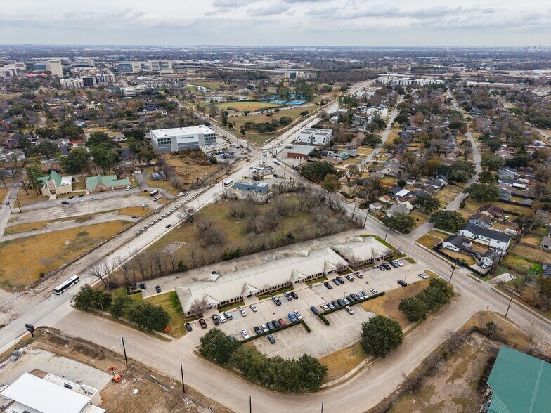 More Photos Of 5751 Blythewood St, Houston Medical For Sale