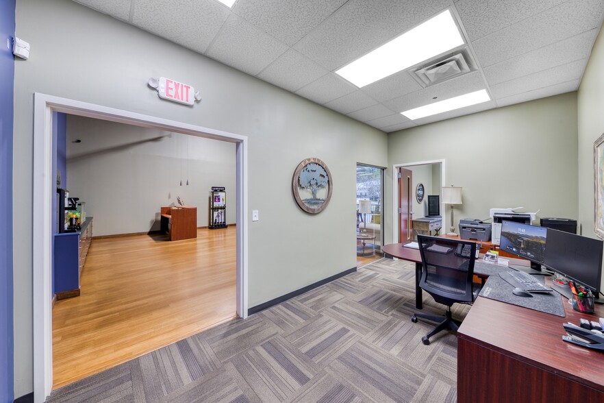 More Photos Of 3050 Matlock Dr, Kennesaw Light Manufacturing For Sale