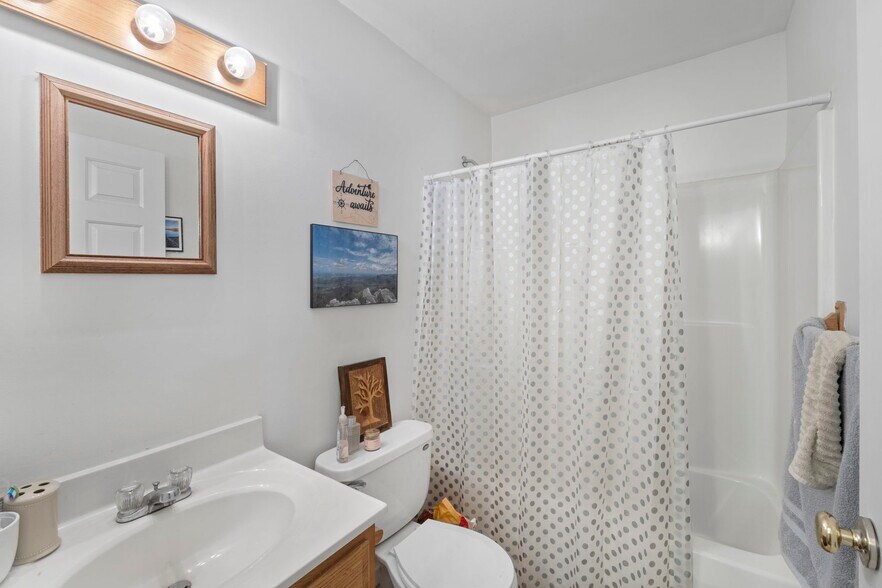 More Photos Of 485 Valley St, Scottsville General Retail For Sale