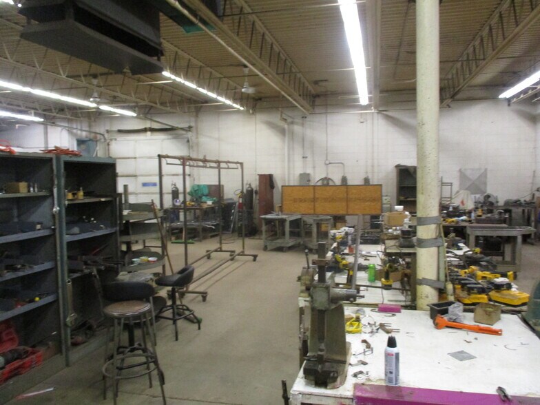 More Photos Of 3745 Dykstra Dr NW, Grand Rapids Manufacturing For Sale