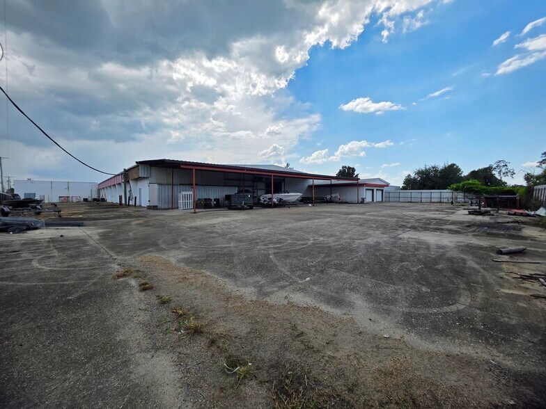 More Photos Of 7300 Westbank Expy, Marrero Distribution For Sale