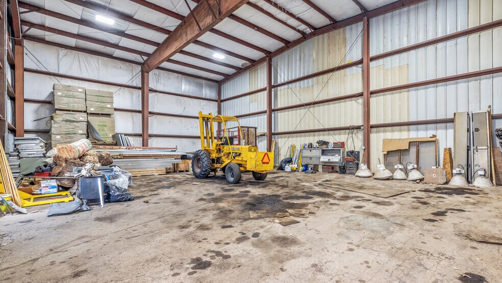 More Photos Of 1333 Jackson St, Iron Mountain Industrial For Sale