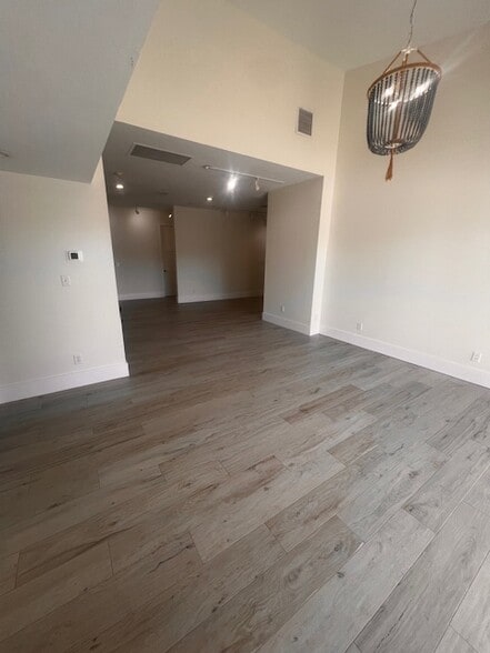 More Photos Of 2407 Periwinkle Way, Sanibel Unknown For Lease