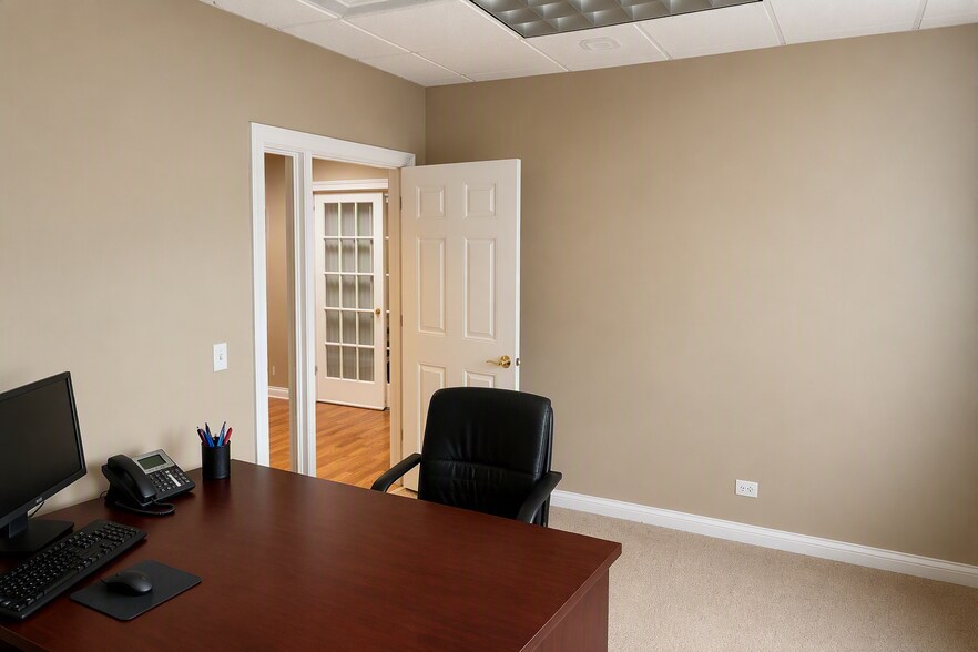 More Photos Of 1421-1431 McHenry Rd, Buffalo Grove Office For Sale