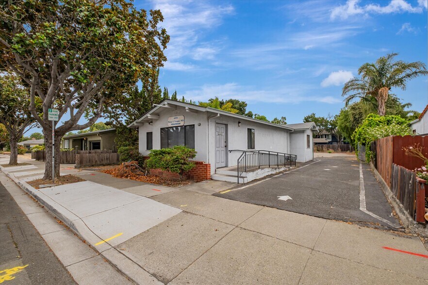 Primary Photo Of 6275 Thornton Ave, Newark Medical For Sale