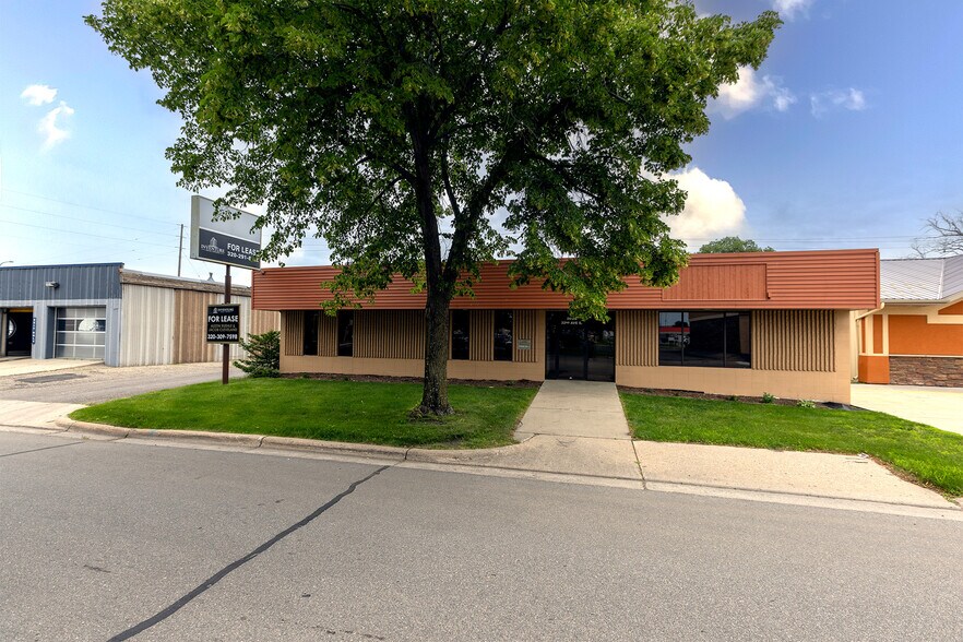 More Photos Of 20 S 32nd Ave S, Saint Cloud Office For Sale