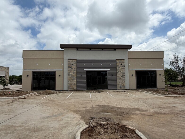 More Photos Of 1012 Municipal Dr, Leander Storefront For Sale