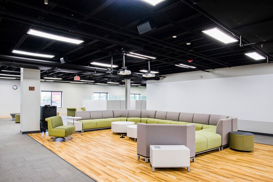 More Photos Of 936 Silas Deane Hwy, Wethersfield Office For Lease