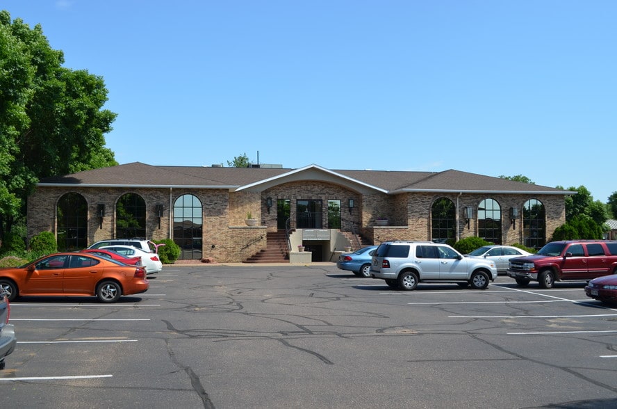 Primary Photo Of 2004 Highland Ave, Eau Claire Office For Lease