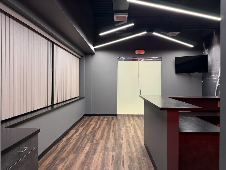 More Photos Of 18140 Burke St, Elkhorn Office For Lease