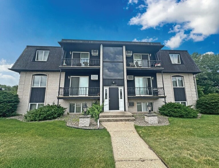 Primary Photo Of 1337 Willow Ct, Schererville Apartments For Sale